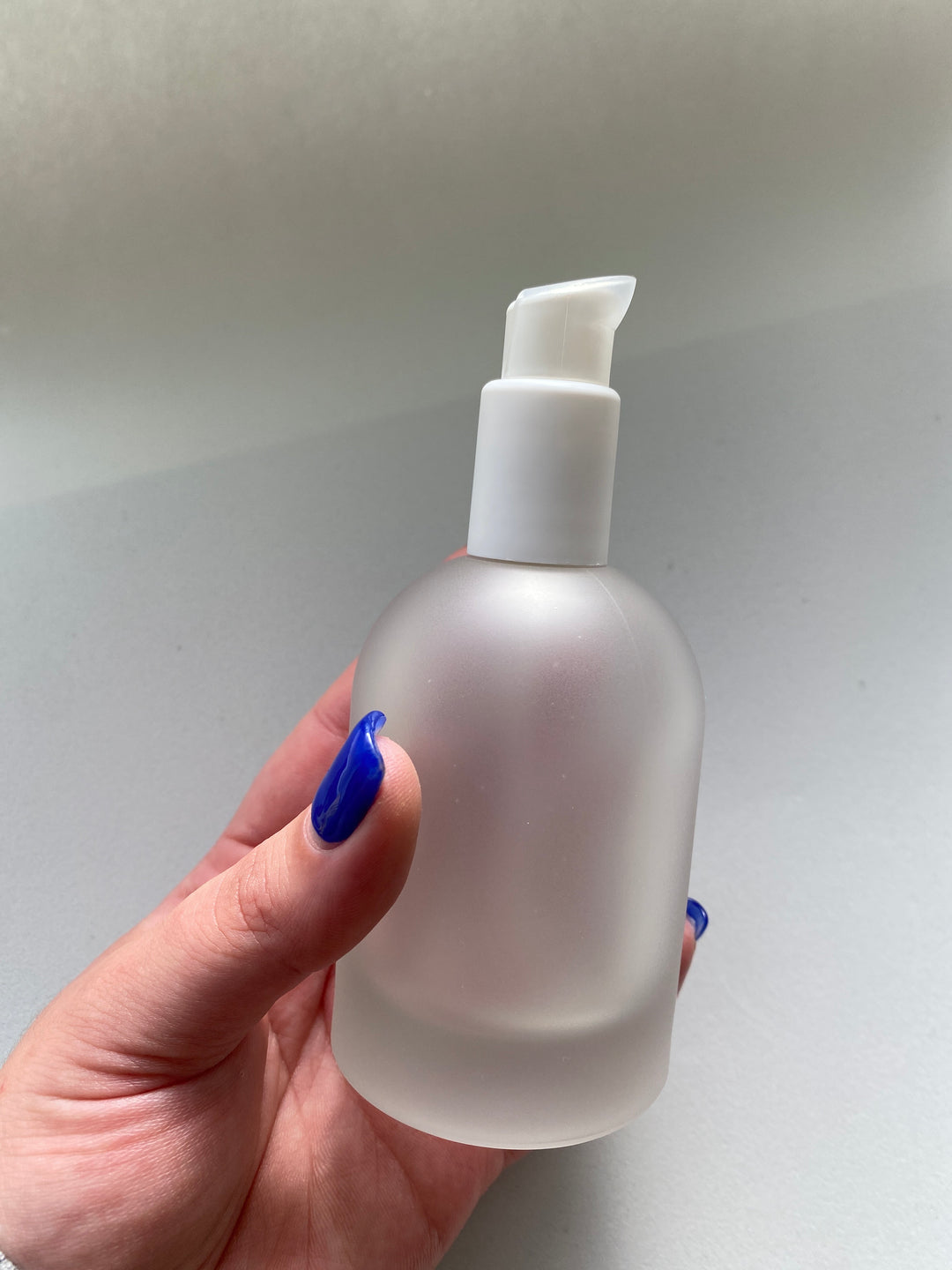 Frasco com Bomba em Vidro Fosco 100ml .