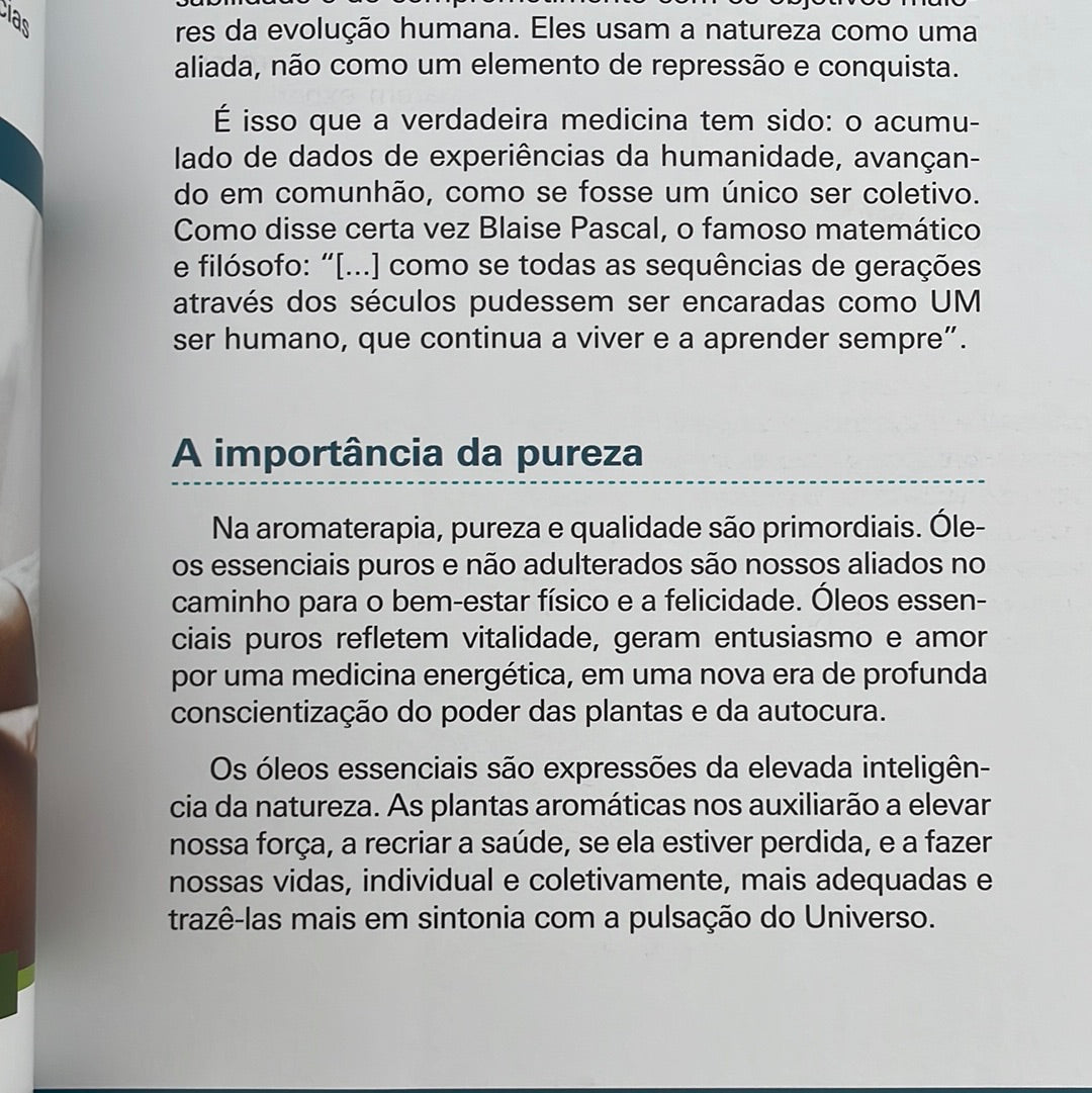 Livro Ensaios sobre aromaterapia holística | Dr Malte Hozzel