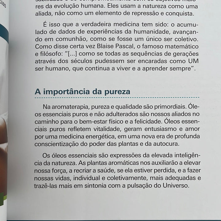 Livro Ensaios sobre aromaterapia holística | Dr Malte Hozzel