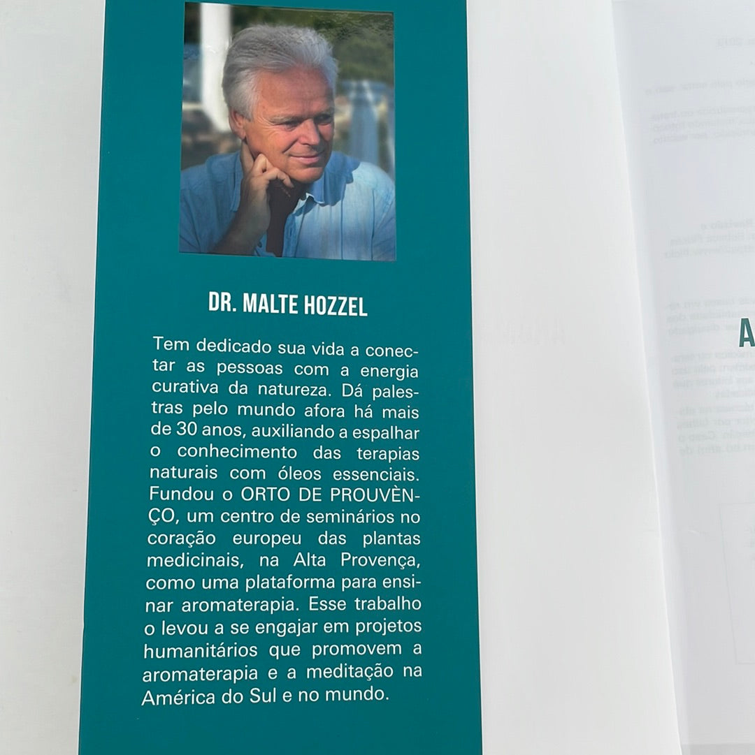 Livro Ensaios sobre aromaterapia holística | Dr Malte Hozzel