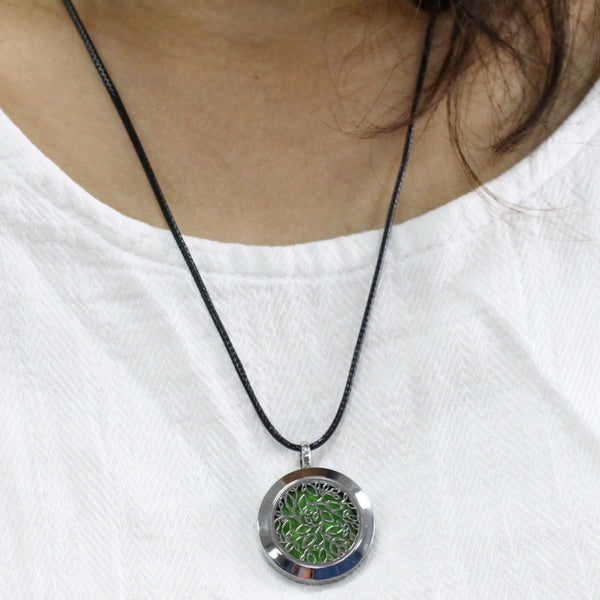 Colar Aromático para Óleos Essenciais | FLORAL 25mm (fio couro)