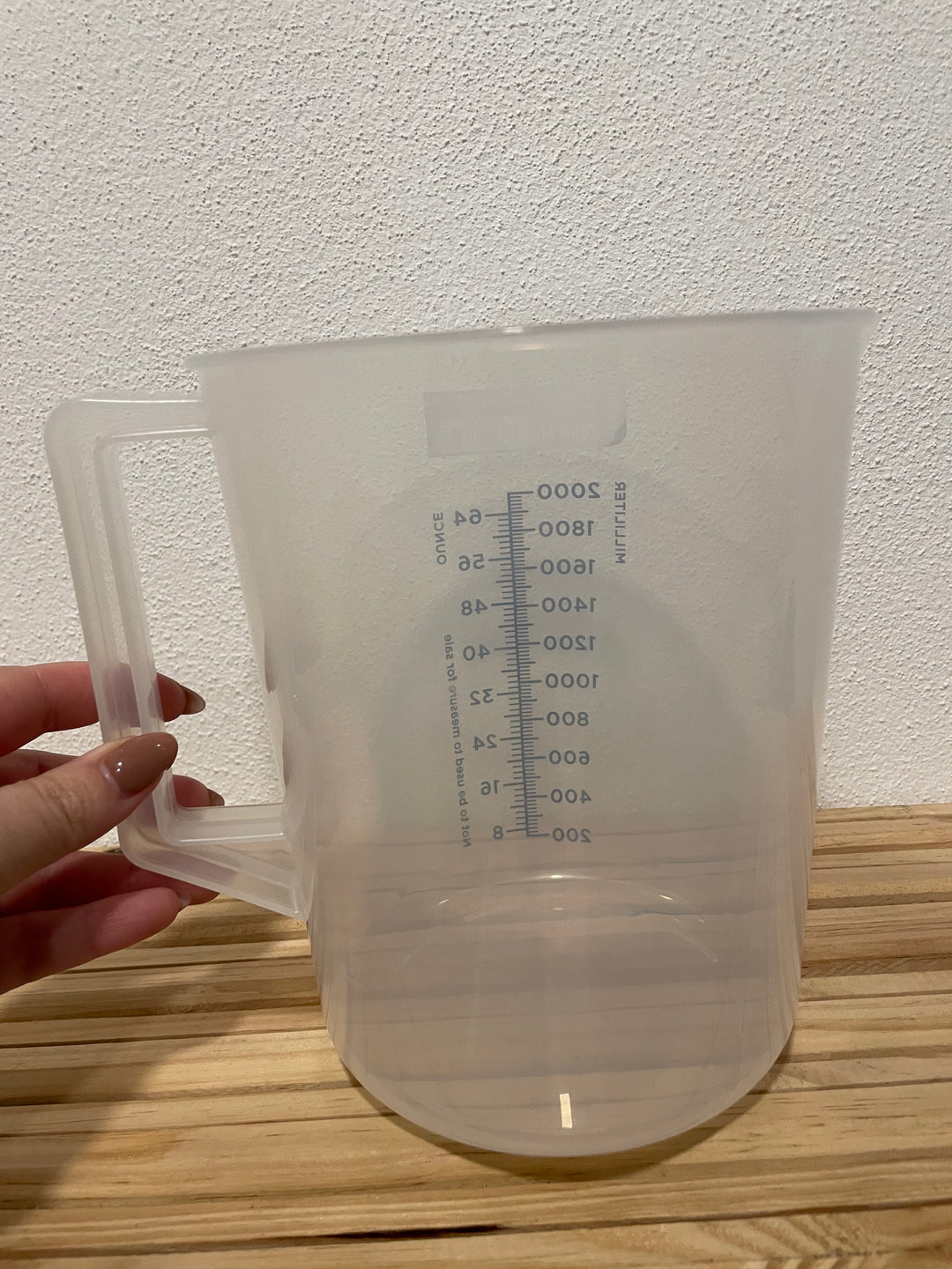 Copo Graduado (plástico forte) ***