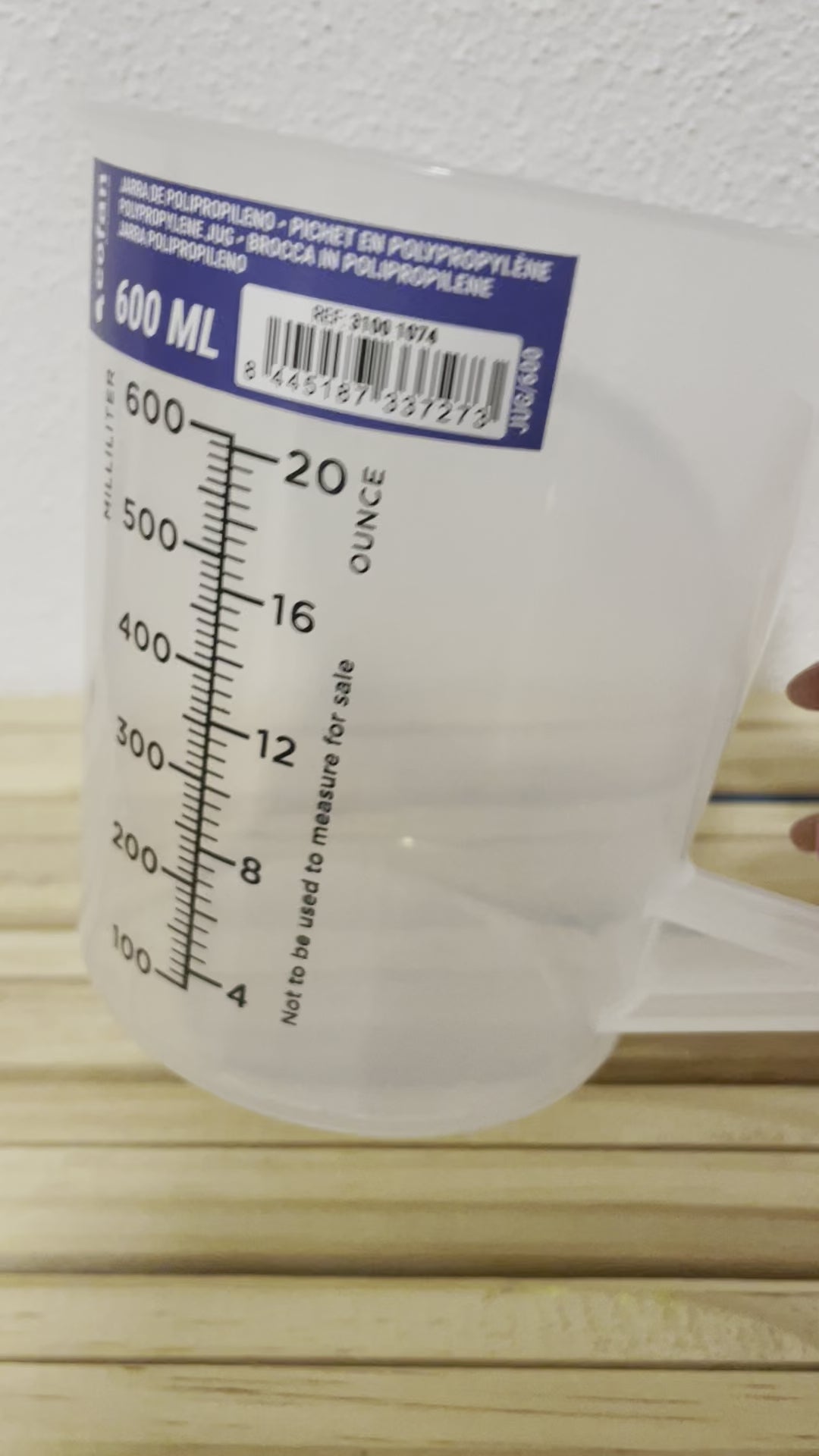 Copo Graduado (plástico forte) ***