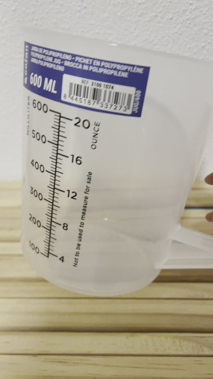 Copo Graduado (plástico forte) ***