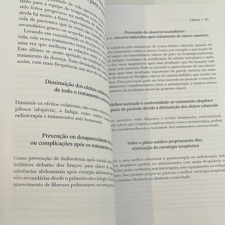 Livro Óleos essenciais e câncer | Anne-Marie Giraud