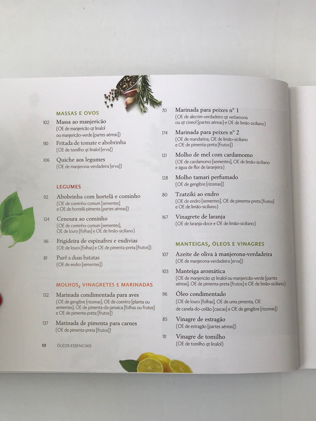 Essential oils for the kitchen and well-being book 