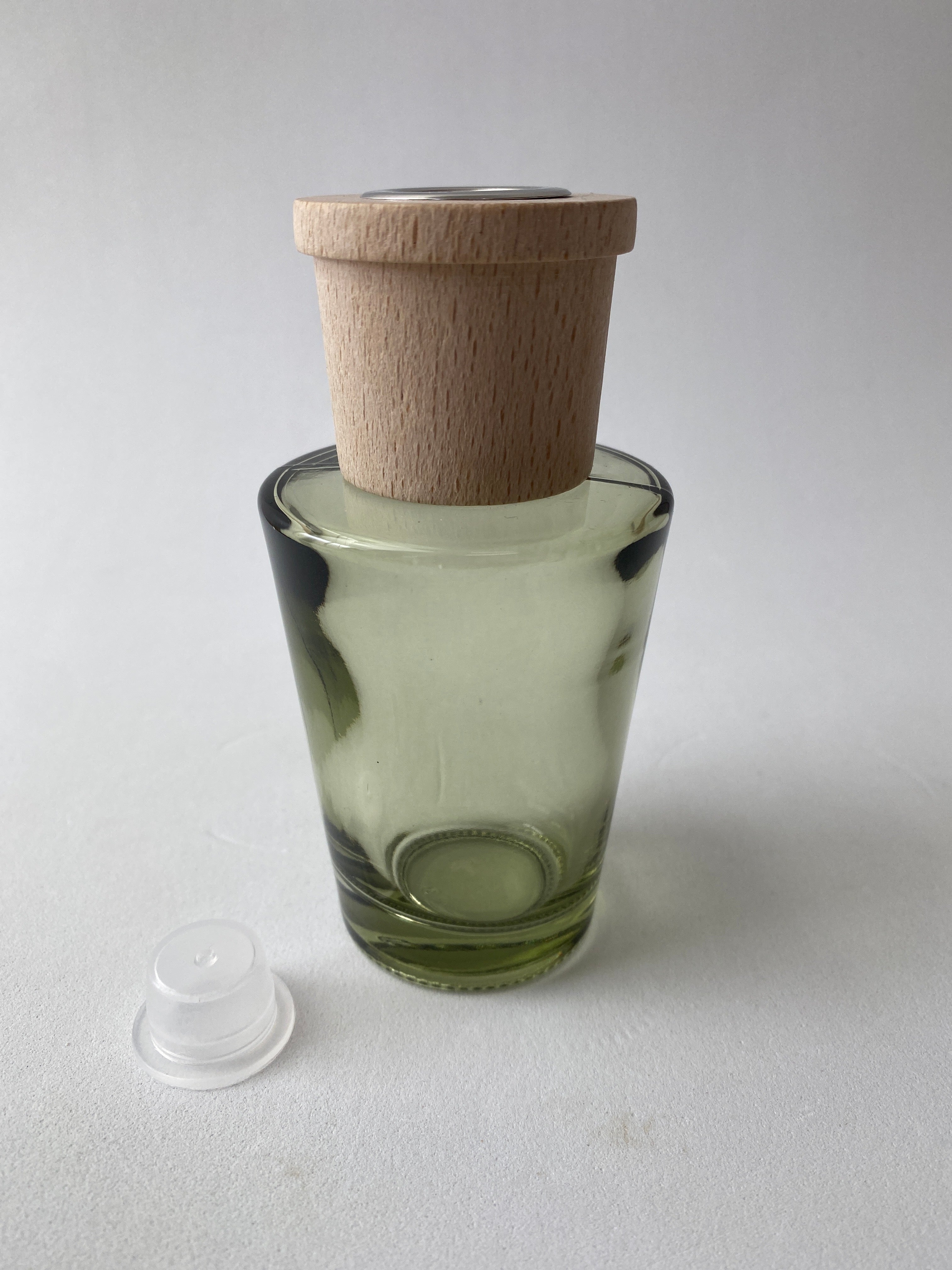 Frasco de Vidro Esverdeado e Tampa para Mikado ***