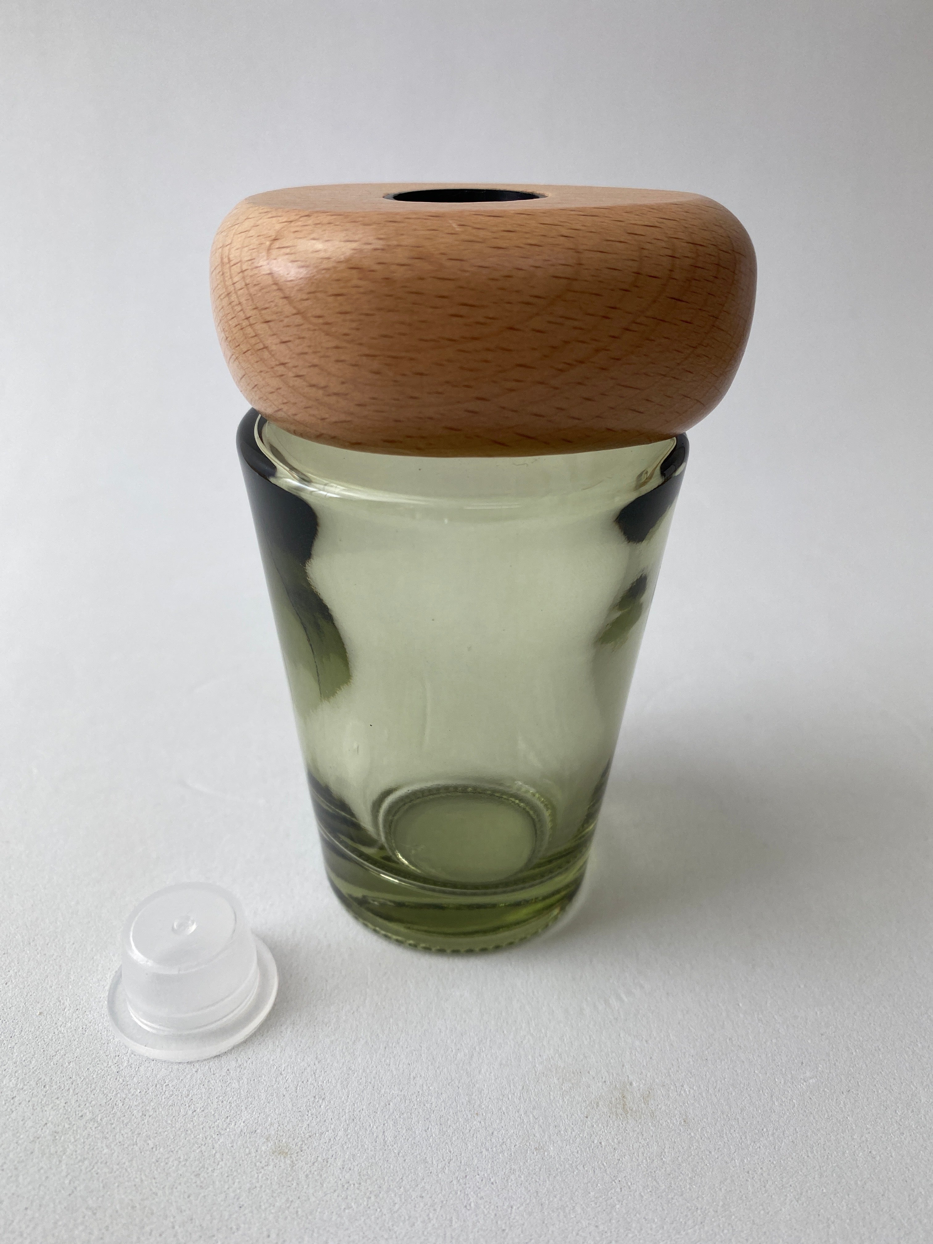 Frasco de Vidro Esverdeado e Tampa para Mikado ***