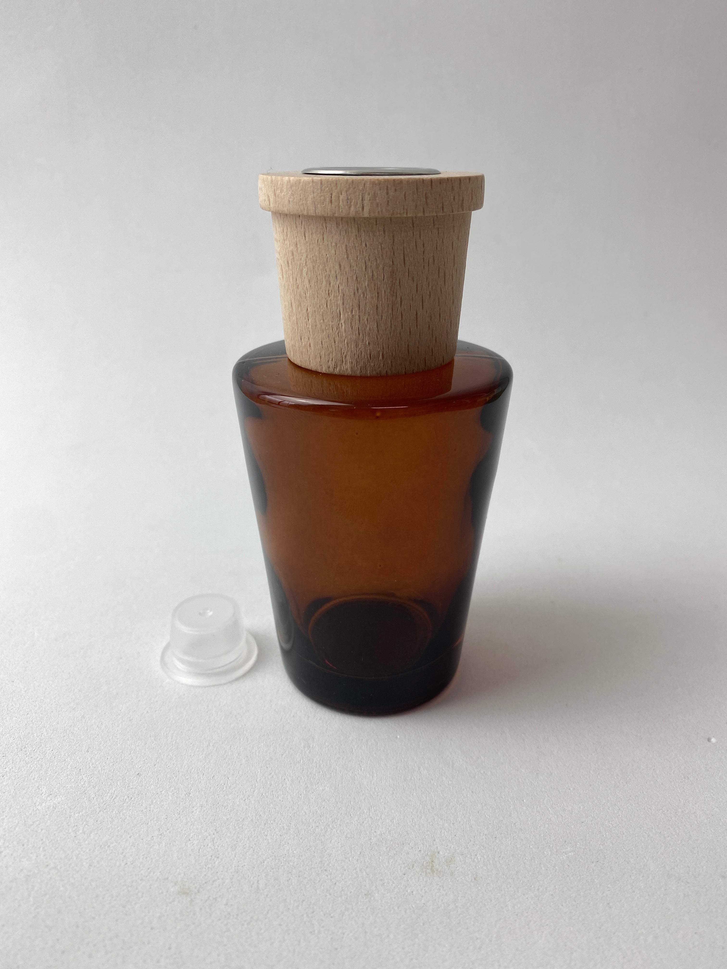 Frasco de Vidro Âmbar e Tampa para Mikado ***