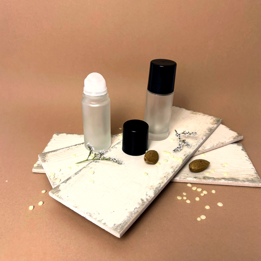 Frasco Roll-On de Vidro Fosco 50 ml – Aplicação Prática e Elegante