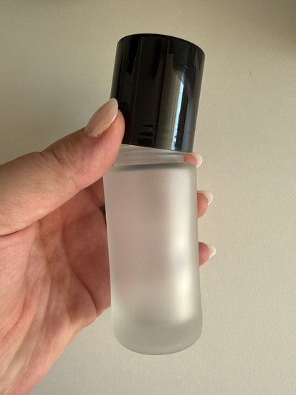 Frasco Roll-On de Vidro Fosco 50 ml – Aplicação Prática e Elegante
