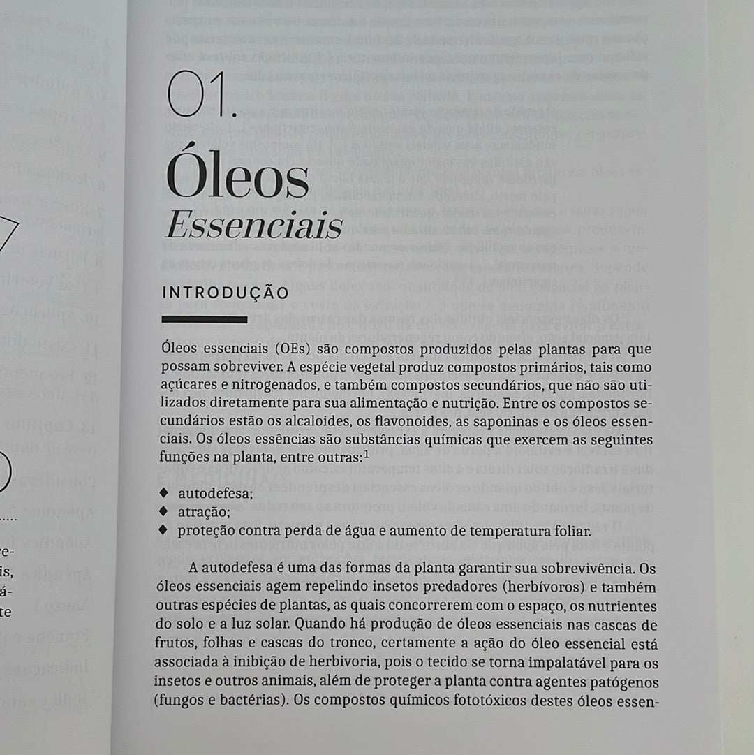Basic Book of Chemistry of EOs and Aromatherapy 