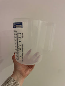 Copo Graduado (plástico forte) ***