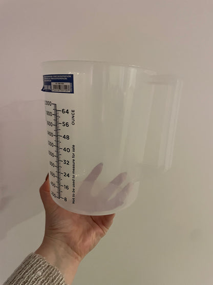 Copo Graduado (plástico forte) ***