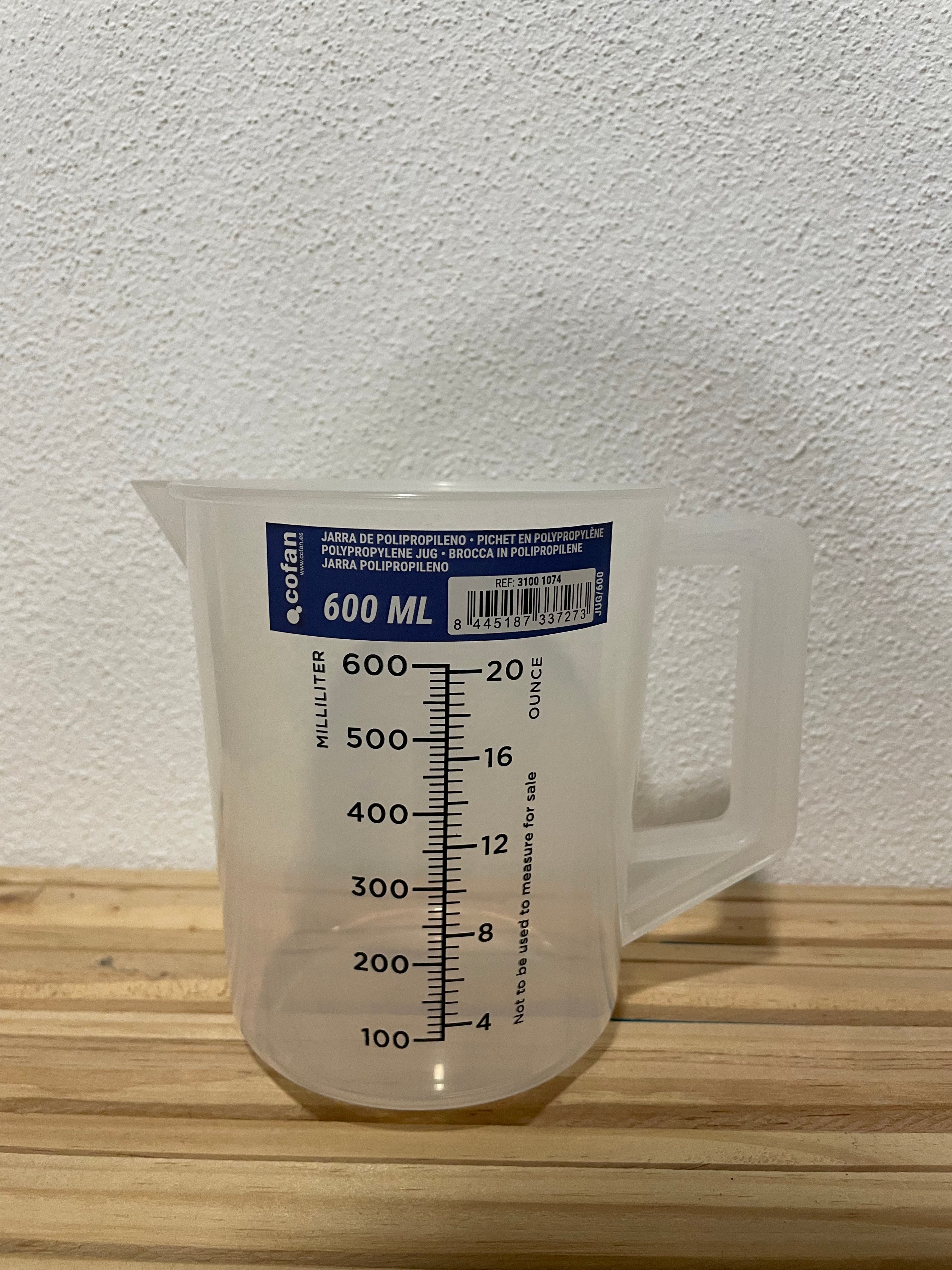 Copo Graduado (plástico forte) ***