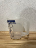 Copo Graduado (plástico forte) ***