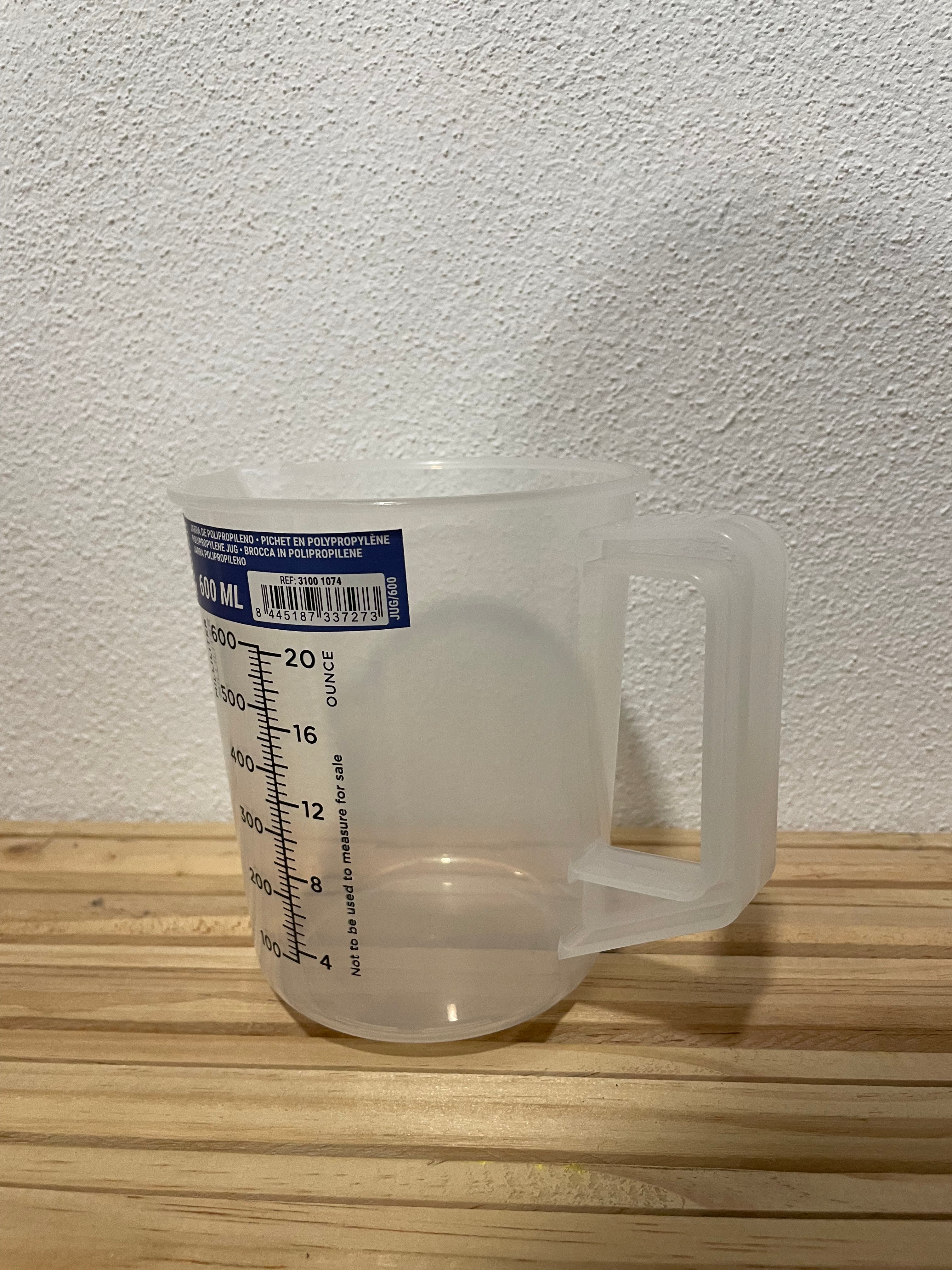 Copo Graduado (plástico forte) ***