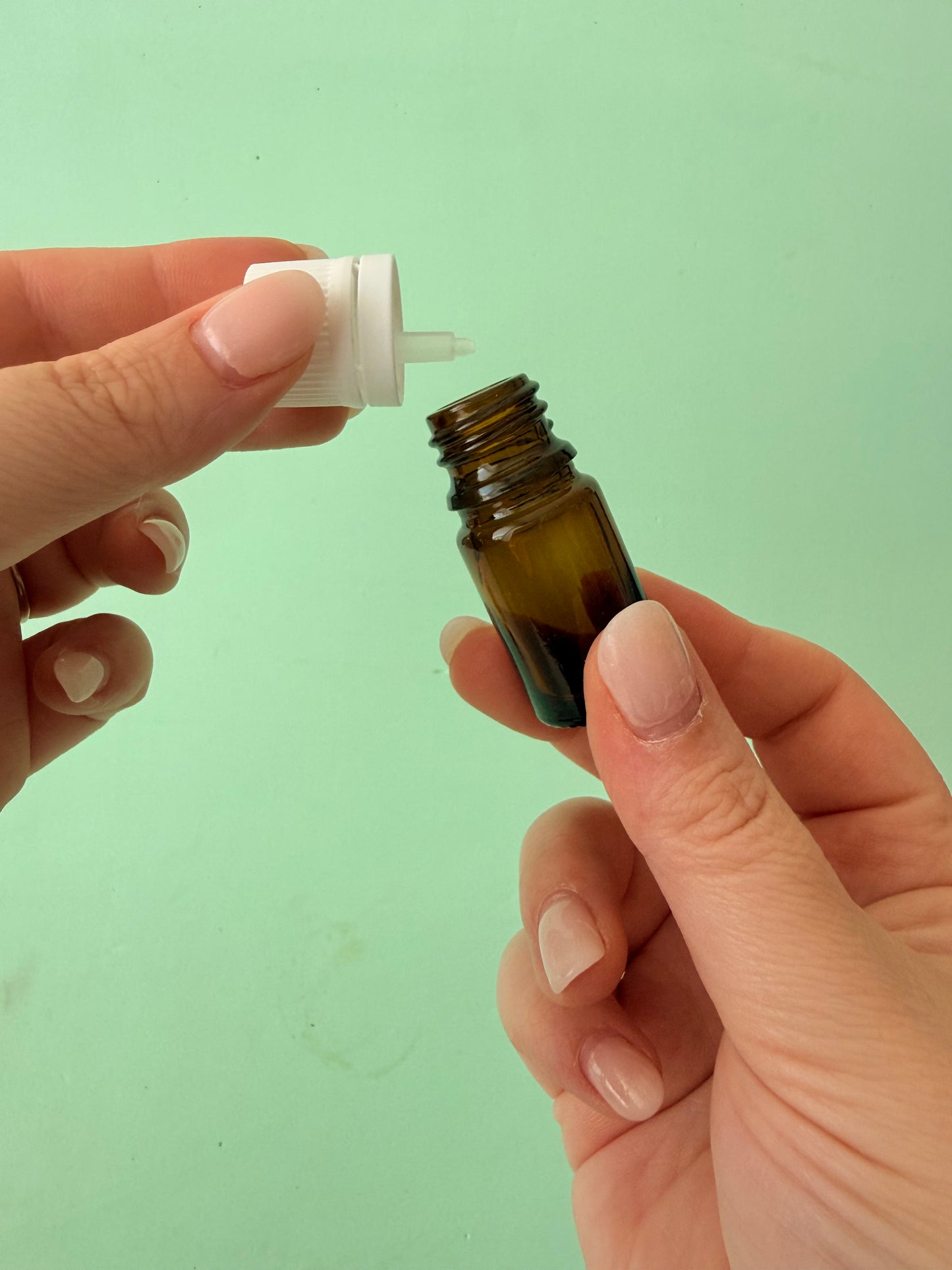 Frasco 5ml Vidro Ambar conta-gotas .