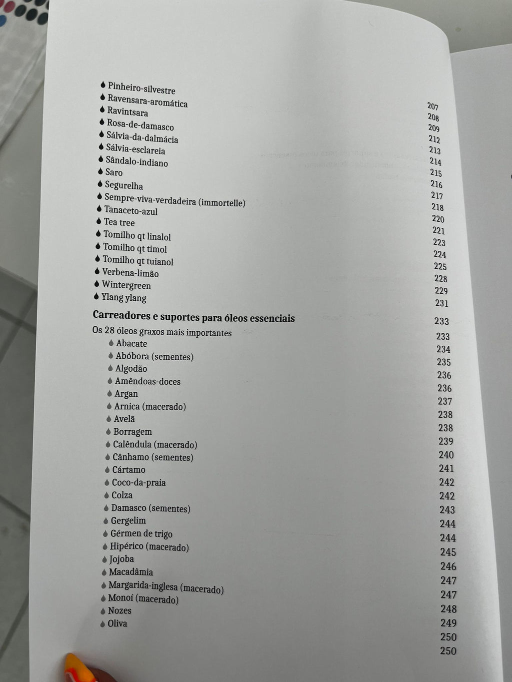 The Essential Oils Bible 