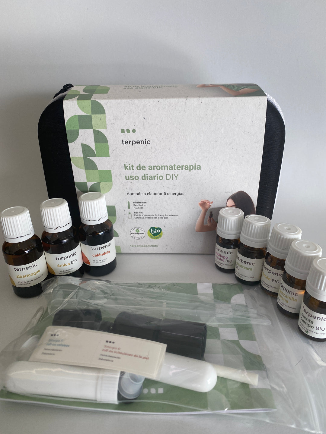 KIT quotidien (sac avec 5OE + 3OV + accessoires)